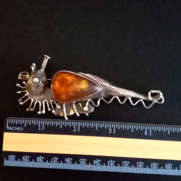 *Sold Sold* ANTIQUE SILVER AND AMBER SEAHORSE PIN/PENDENT - Picture 5 of 8